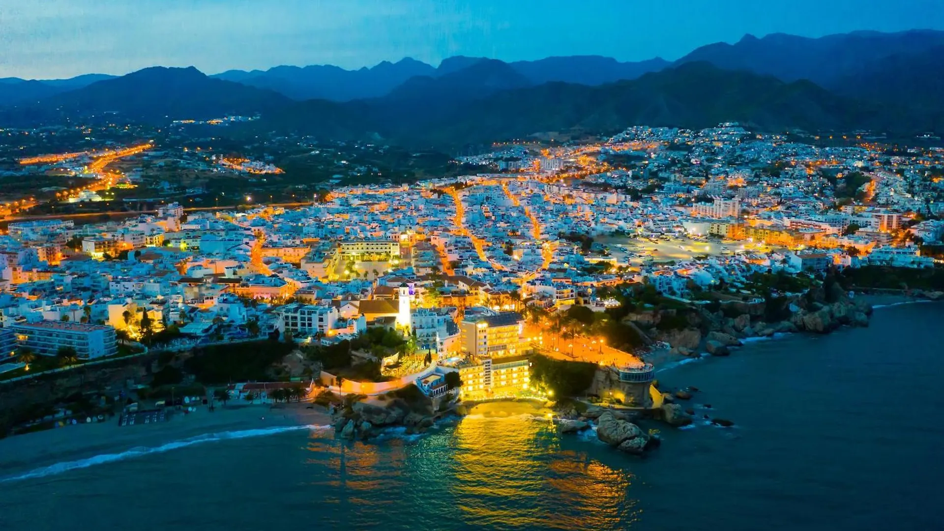 Nerja City Center Apartment - Happy Rentals